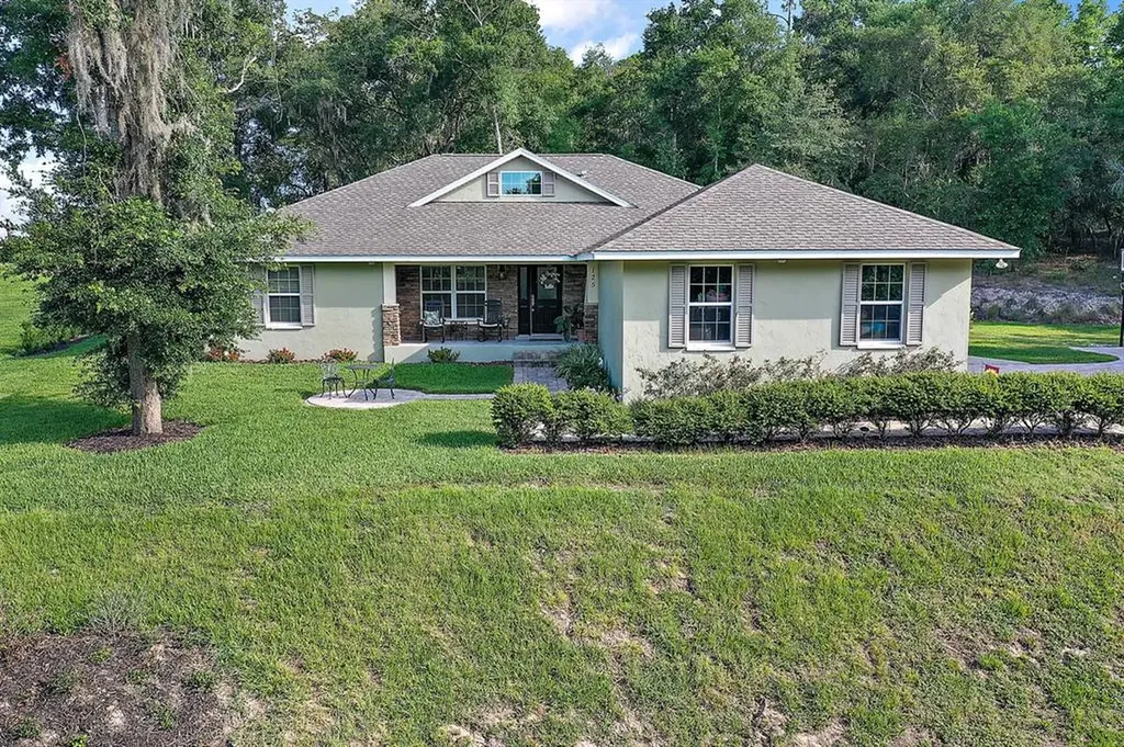125 Hidden Oaks Drive Lady Lake FL 32159