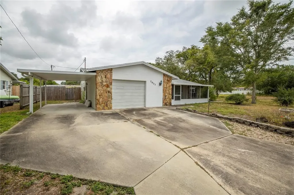 2637 48th Street N St Petersburg FL 33713