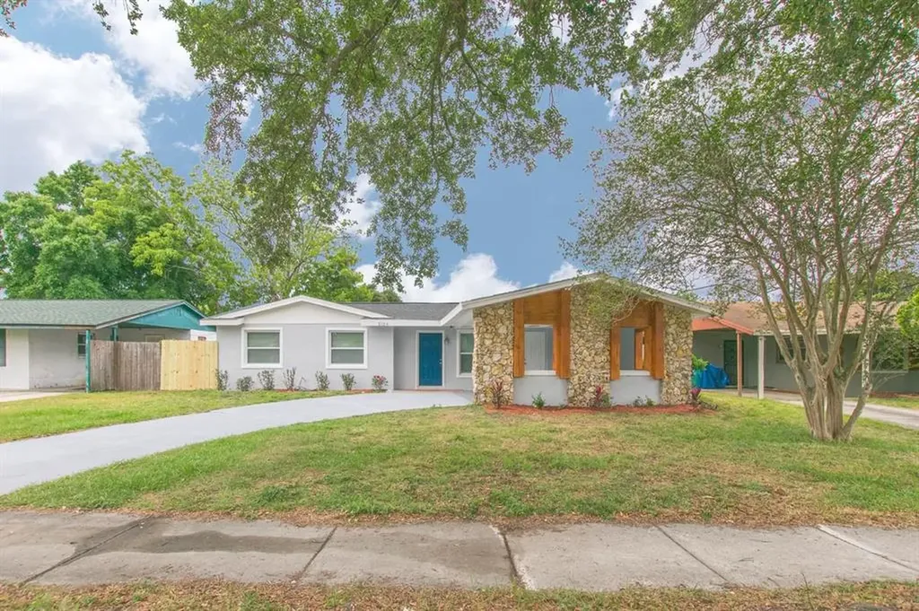 2126 Ravenall Avenue Orlando FL 32811