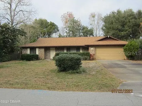 1258 Maximillian Street Deltona FL 32725