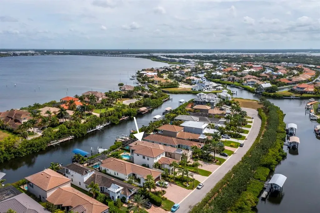 4403 5th Avenue NE Bradenton FL 34208