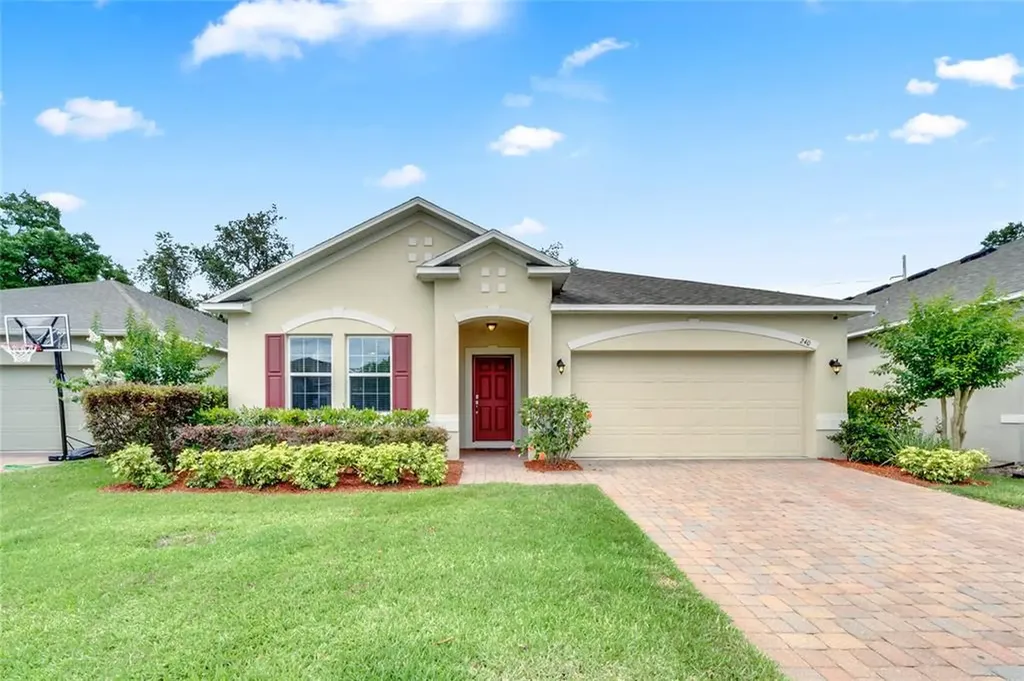 240 W Fiesta Key Loop Deland FL 32720