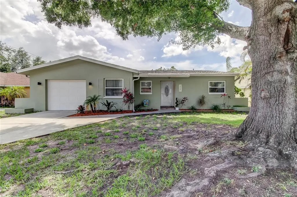 609 Linda Court Palm Harbor FL 34684
