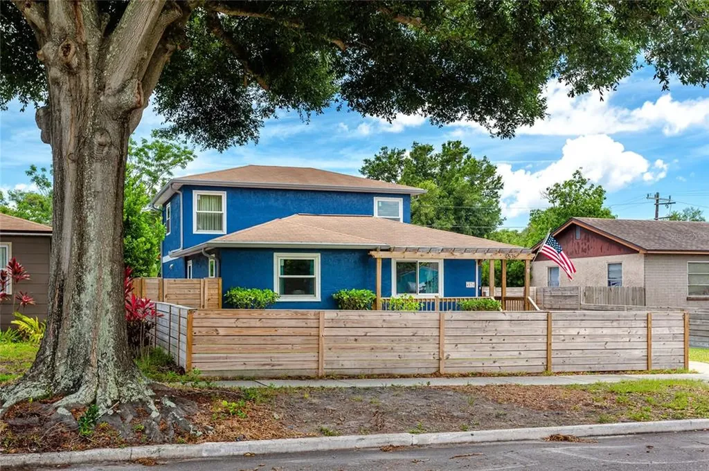 4576 12th Avenue N St Petersburg FL 33713