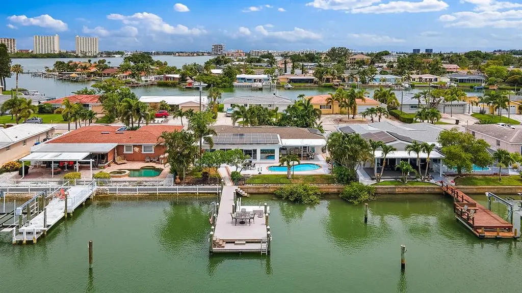 7849 3rd Avenue S St Petersburg FL 33707