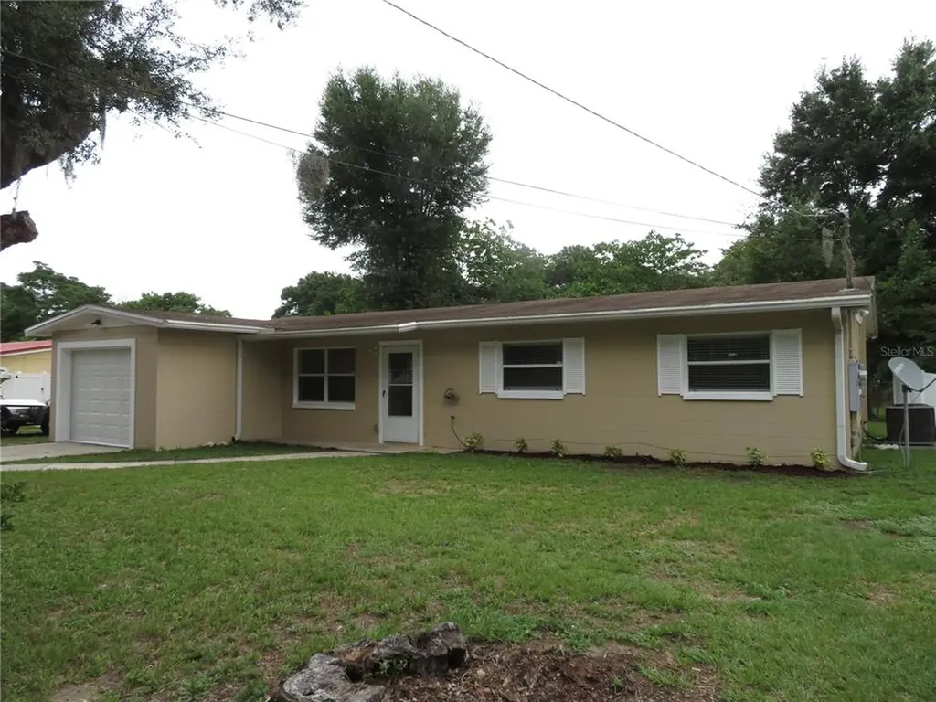 907 N Parsons Avenue Seffner FL 33584