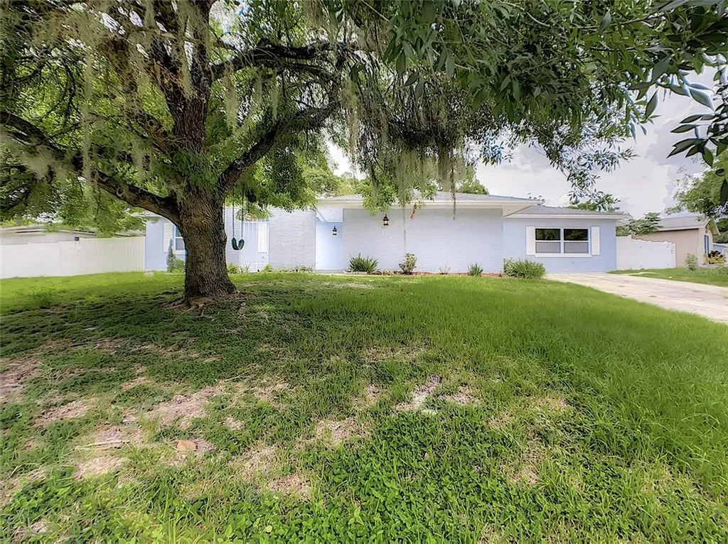 216 Shady Hollow Casselberry FL 32707