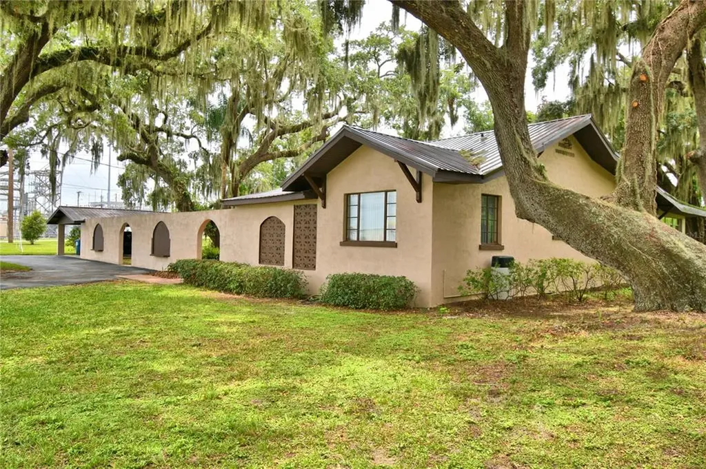 294 S Lake Avenue Frostproof FL 33843