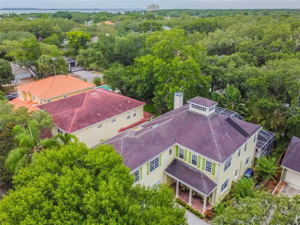 3106 W Lawn Avenue Tampa FL 33611