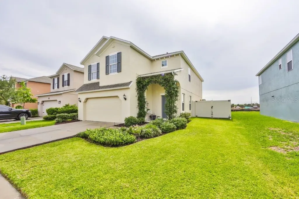 10223 Newminster Loop Ruskin FL 33573