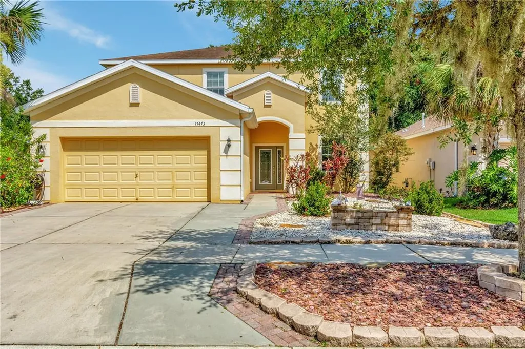 17473 New Cross Circle Lithia FL 33547