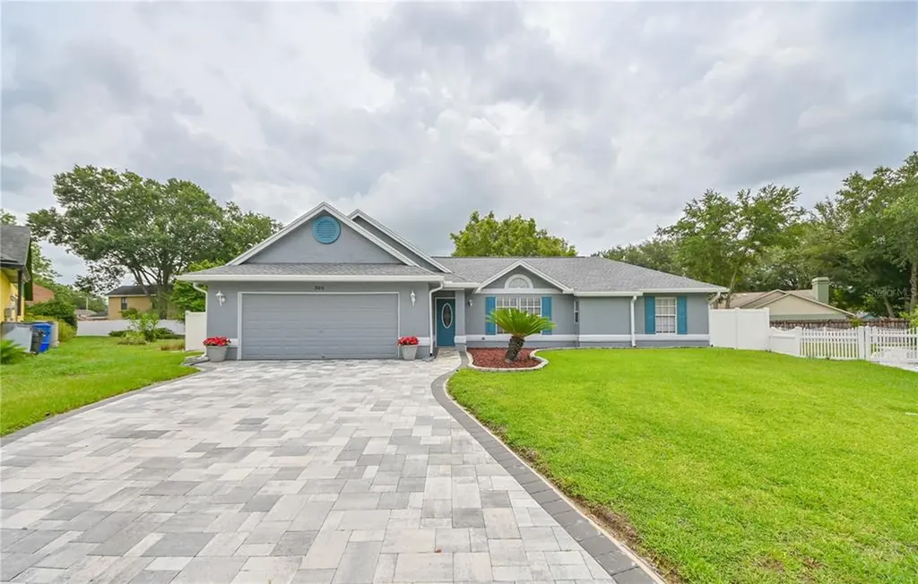 305 Scarlet Oak Court Seffner FL 33584