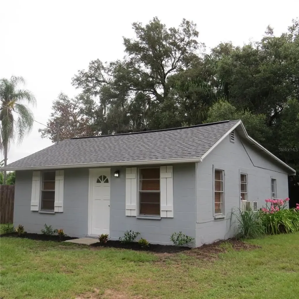 2608 Elm Street Seffner FL 33584
