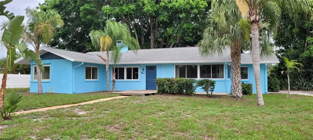 476 Poincianna Drive Sarasota FL 34243