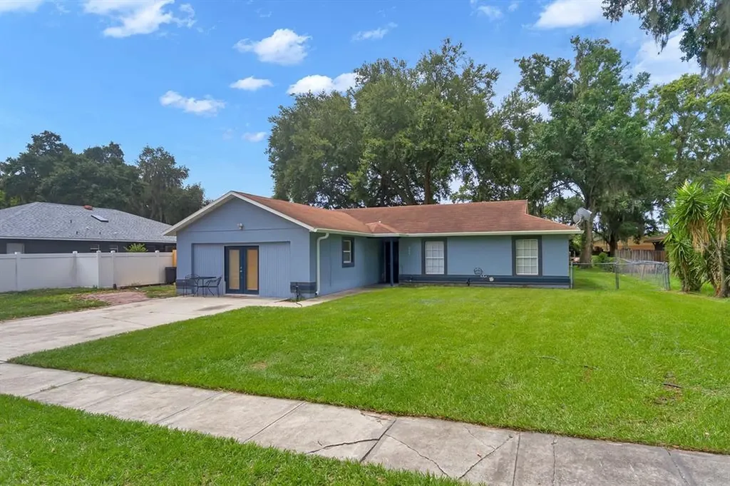 906 English Oaks Court Kissimmee FL 34744