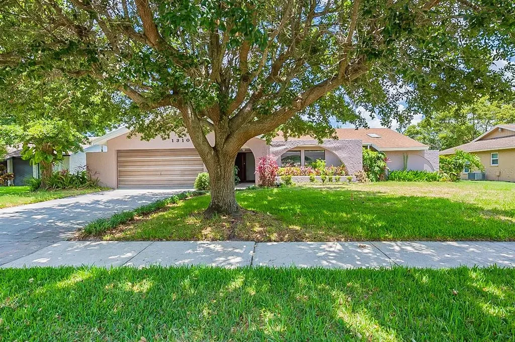 1310 W Redbud Street Plant City FL 33563