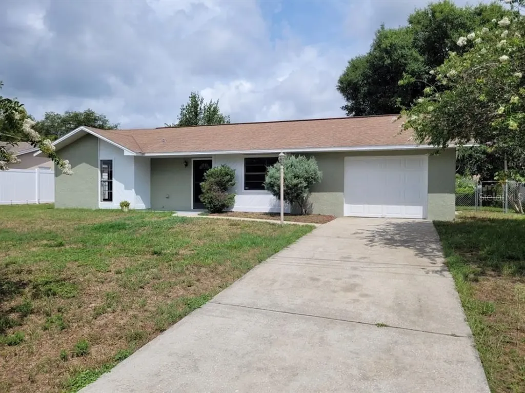 526 Geneva Avenue Deltona FL 32725