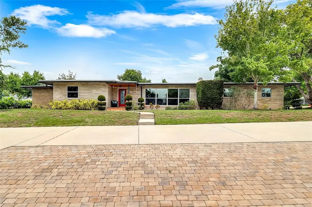 1201 W Lake Otis Drive SE Winter Haven FL 33880