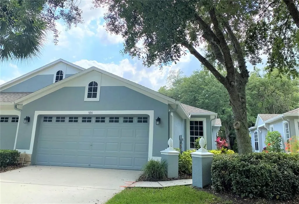 5911 Sandhill Ridge Drive Lithia FL 33547