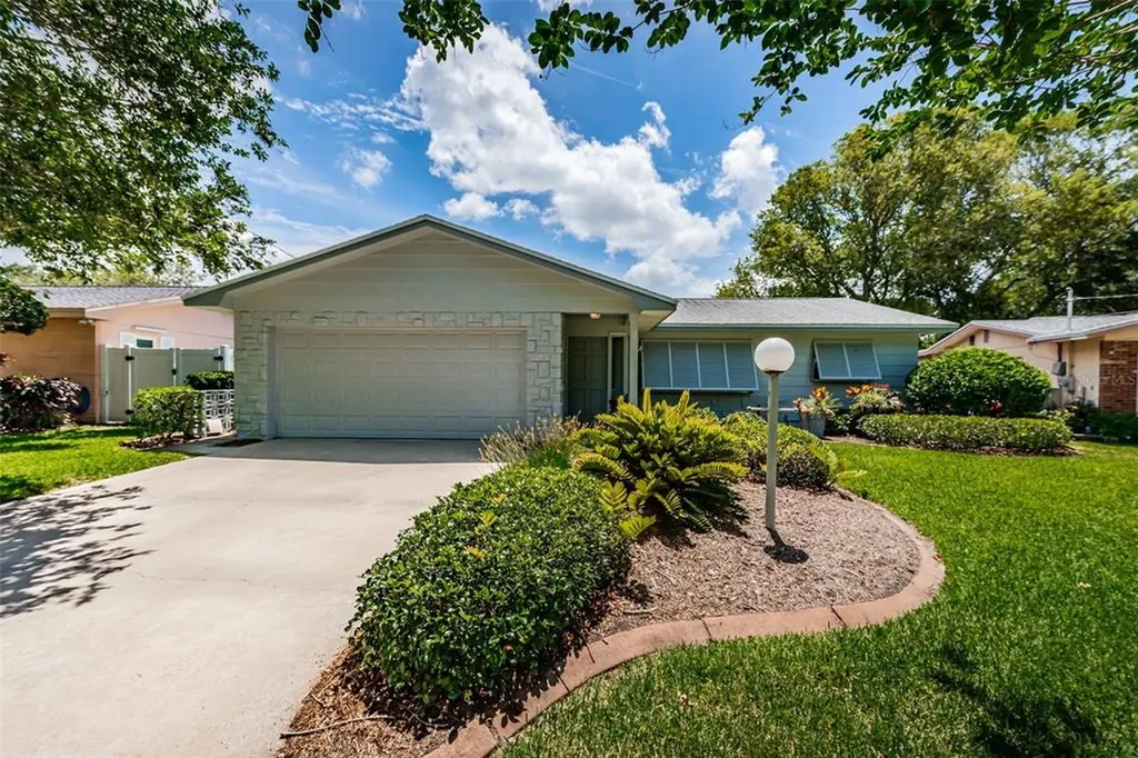 8271 139th Street Seminole FL 33776