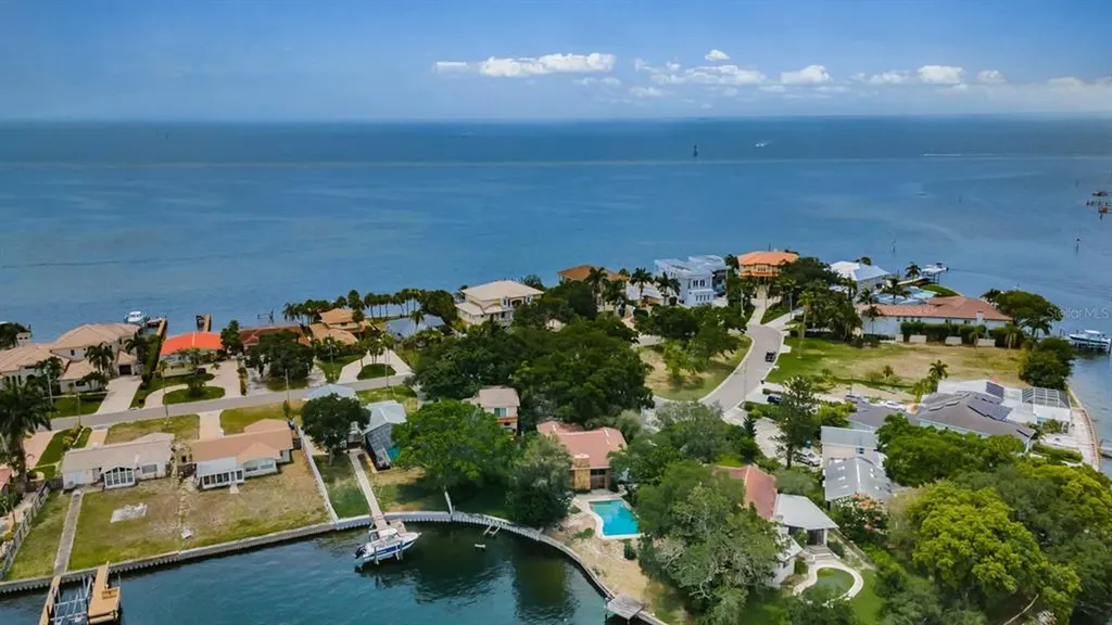 3170 Bayshore Boulevard NE St Petersburg FL 33703