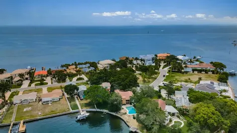 3170 Bayshore Boulevard NE St Petersburg FL 33703