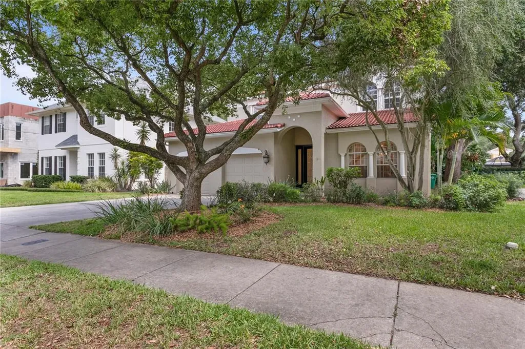 3214 W Lawn Avenue Tampa FL 33611