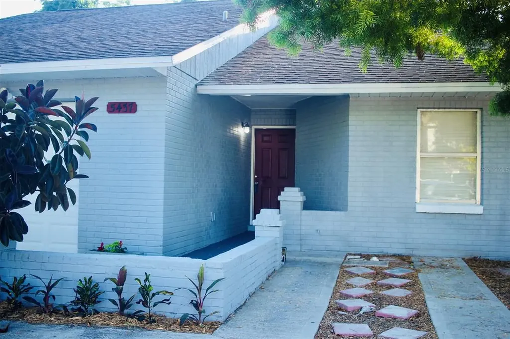 5437 Decatur Street Orlando FL 32807