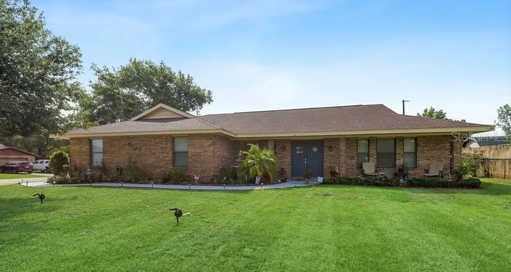 3185 Canterbury Street Deltona FL 32738