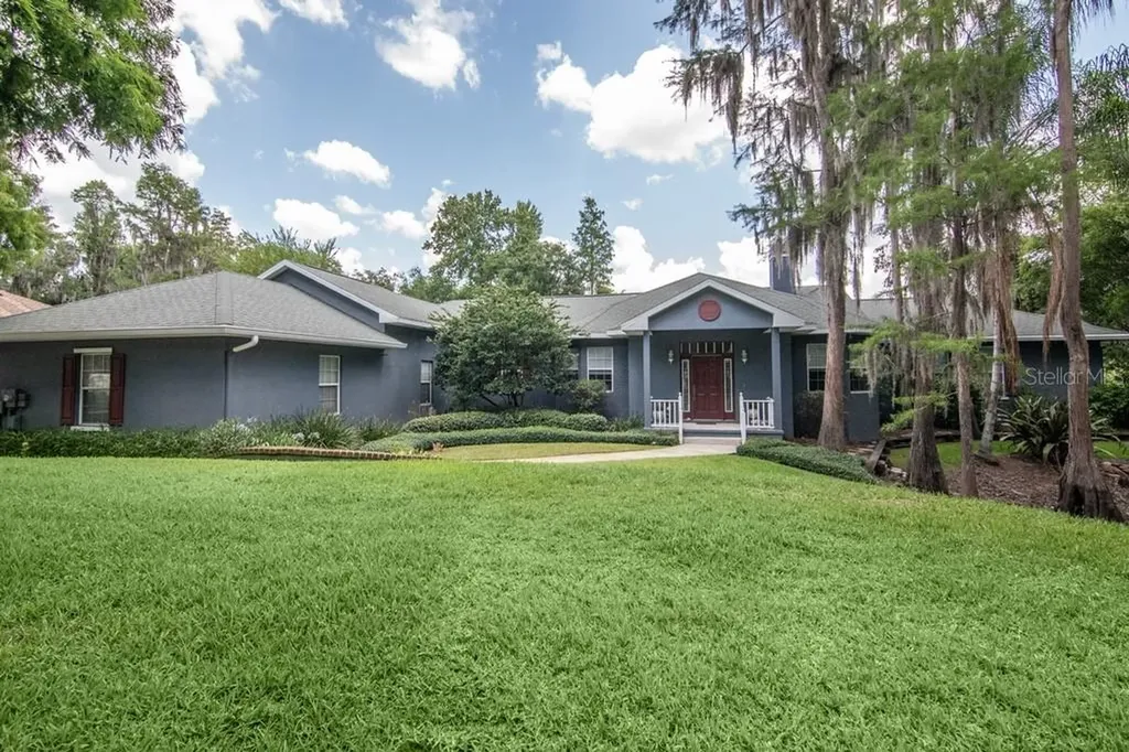 17339 Linda Vista Circle Lutz FL 33548
