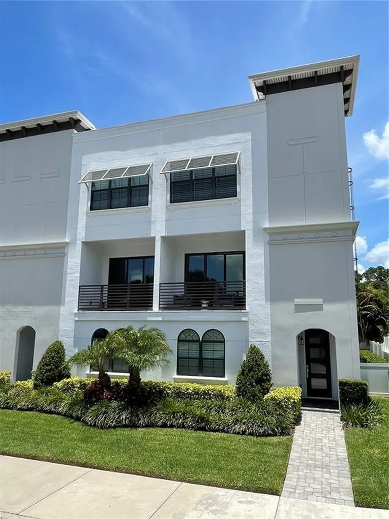 2571 W Platt Street Tampa FL 33609