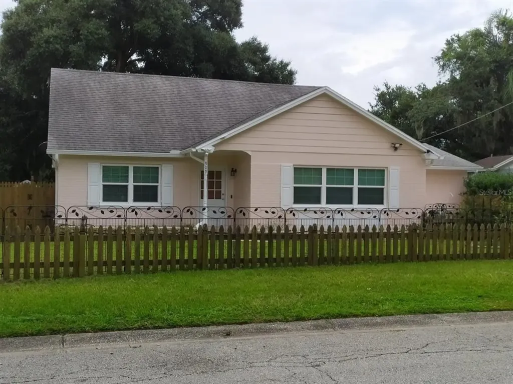 909 Woodland Terrace Brandon FL 33511