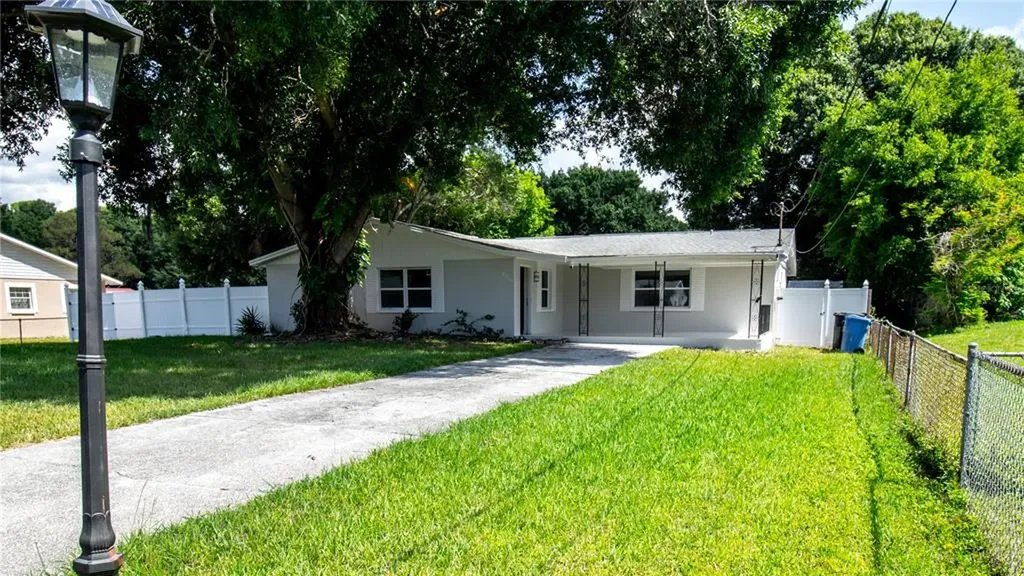 8907 W Hamilton Avenue Tampa FL 33615