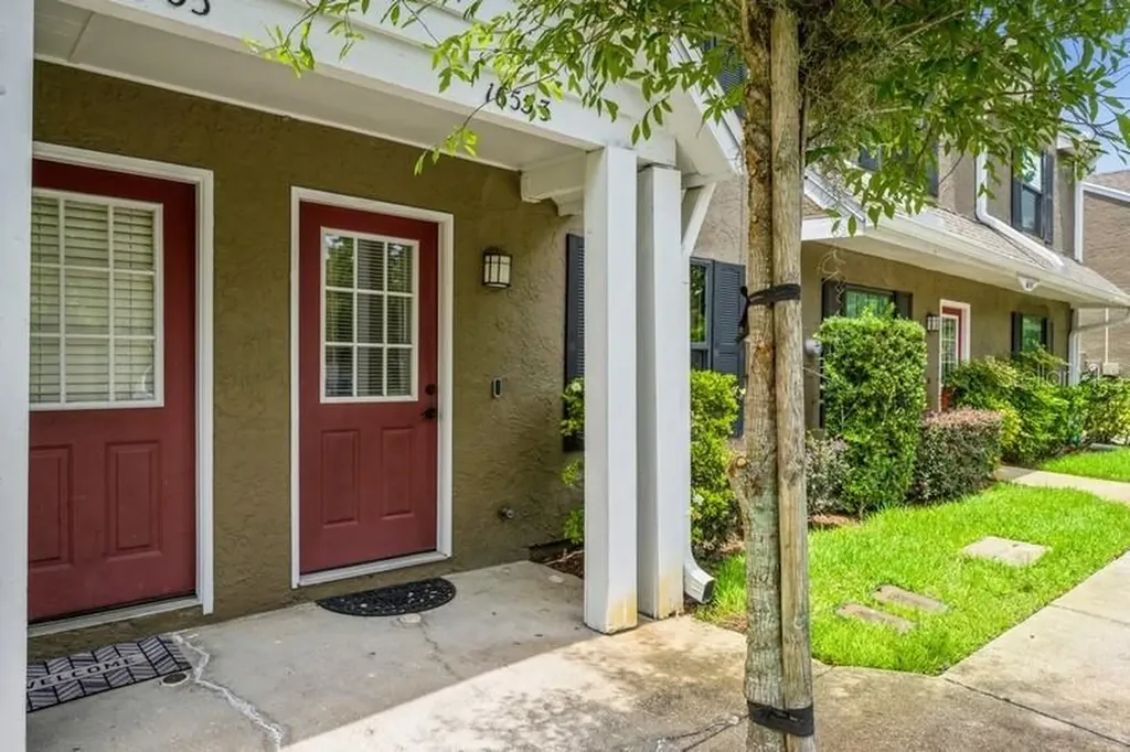 16553 Lake Brigadoon Circle Tampa FL 33618