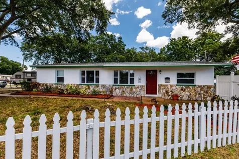 8699 52nd Street N Pinellas Park FL 33782