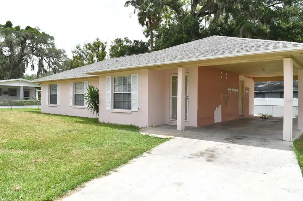 5233 Bogdonoff Drive Seffner FL 33584