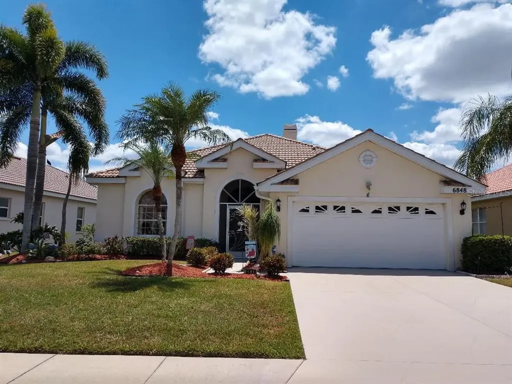 6848 Superior Street Circle Sarasota FL 34243