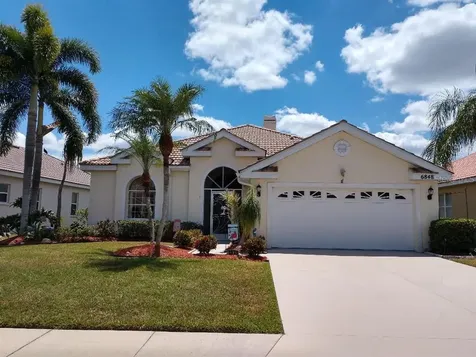 6848 Superior Street Circle Sarasota FL 34243