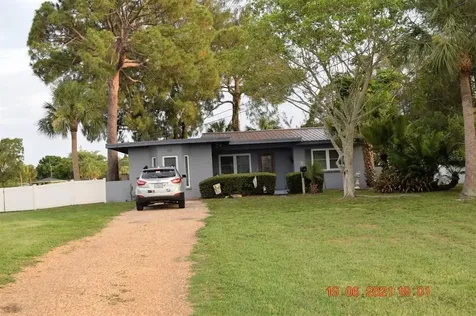 1516 Massachusetts Avenue NE St Petersburg FL 33703