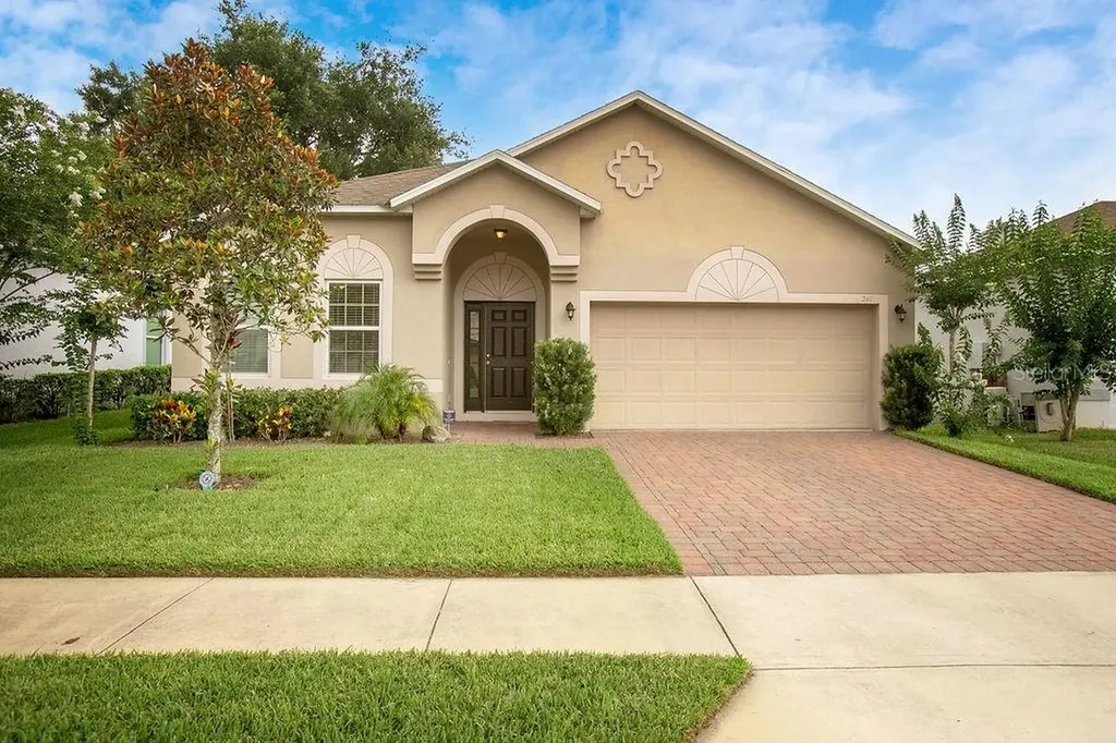 241 W Fiesta Key Loop Deland FL 32720