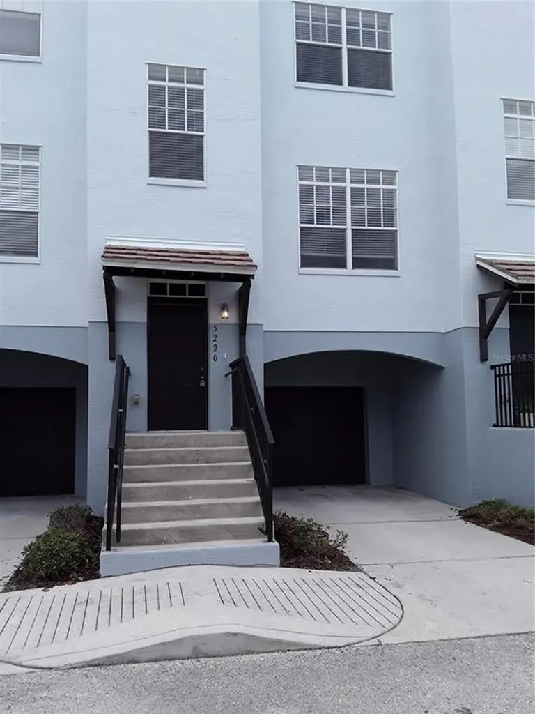 5220 Olmstead Bay Place Tampa FL 33611