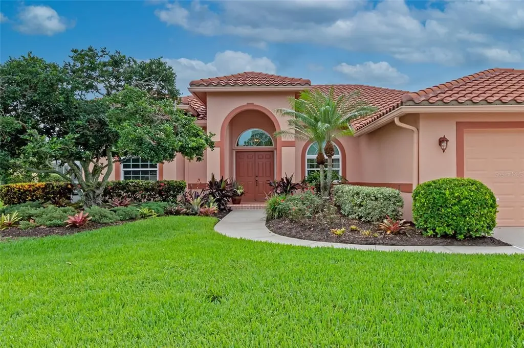 5201 Far Oak Circle Sarasota FL 34238