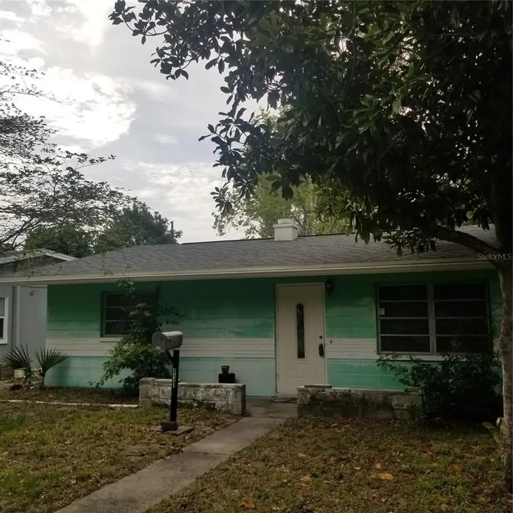 431 34th Avenue N St Petersburg FL 33704