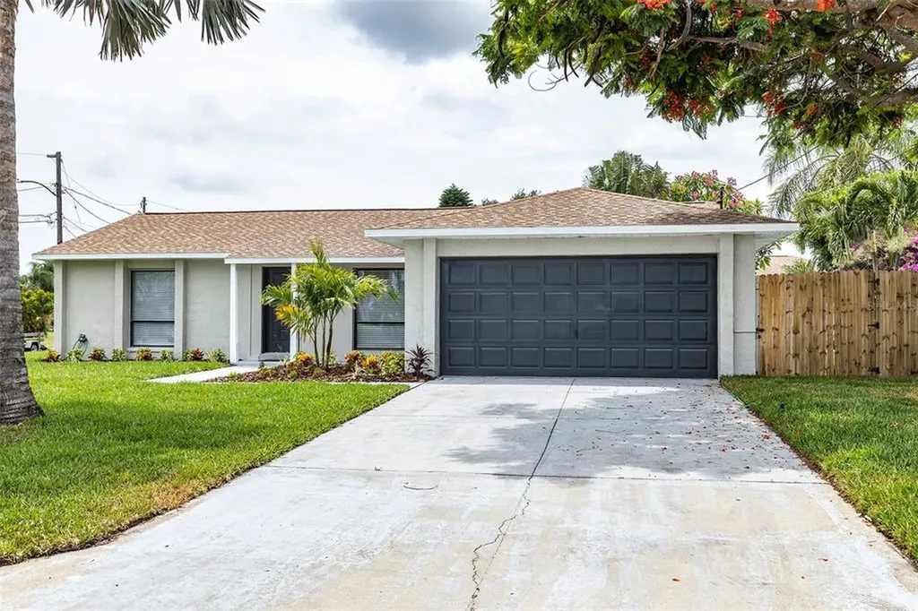 3349 Coquina Key Drive SE St Petersburg FL 33705