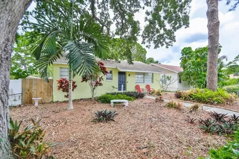 785 89th Avenue N St Petersburg FL 33702