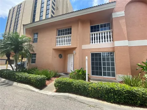 912 N Shore Drive NE St Petersburg FL 33701