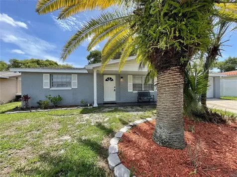 9900 Lakeside Lane Port Richey FL 34668