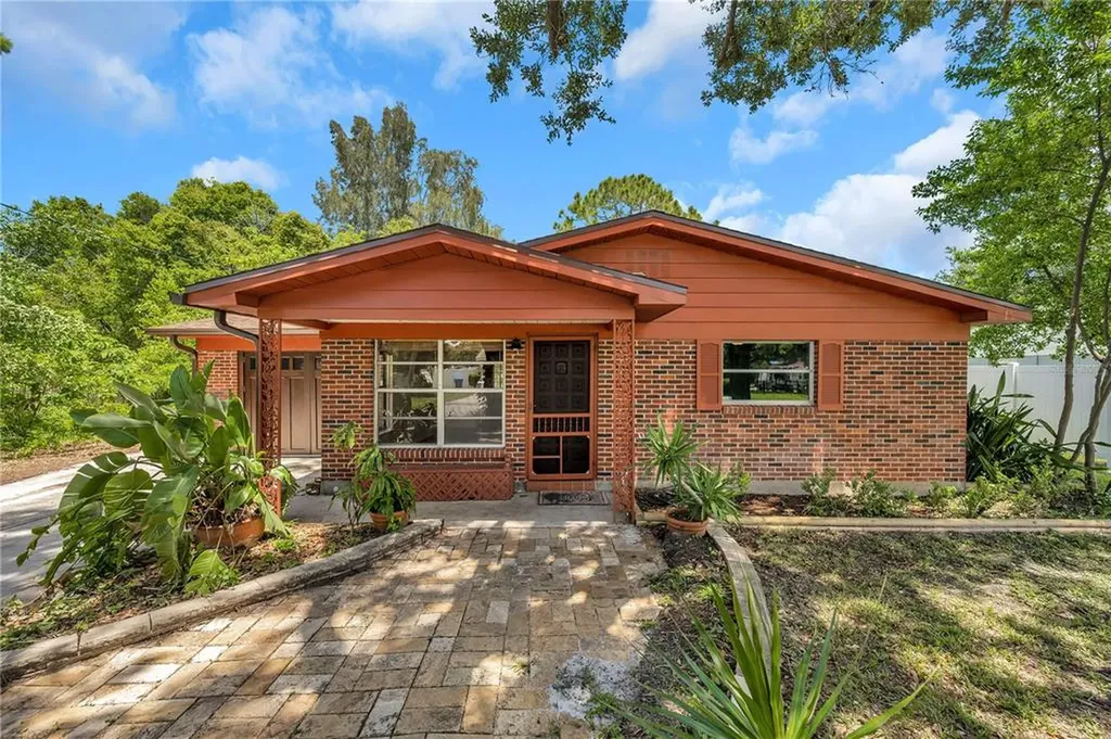 4923 Carlyle Road Tampa FL 33615
