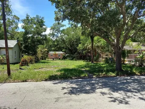 1727 7th Street S St Petersburg FL 33701
