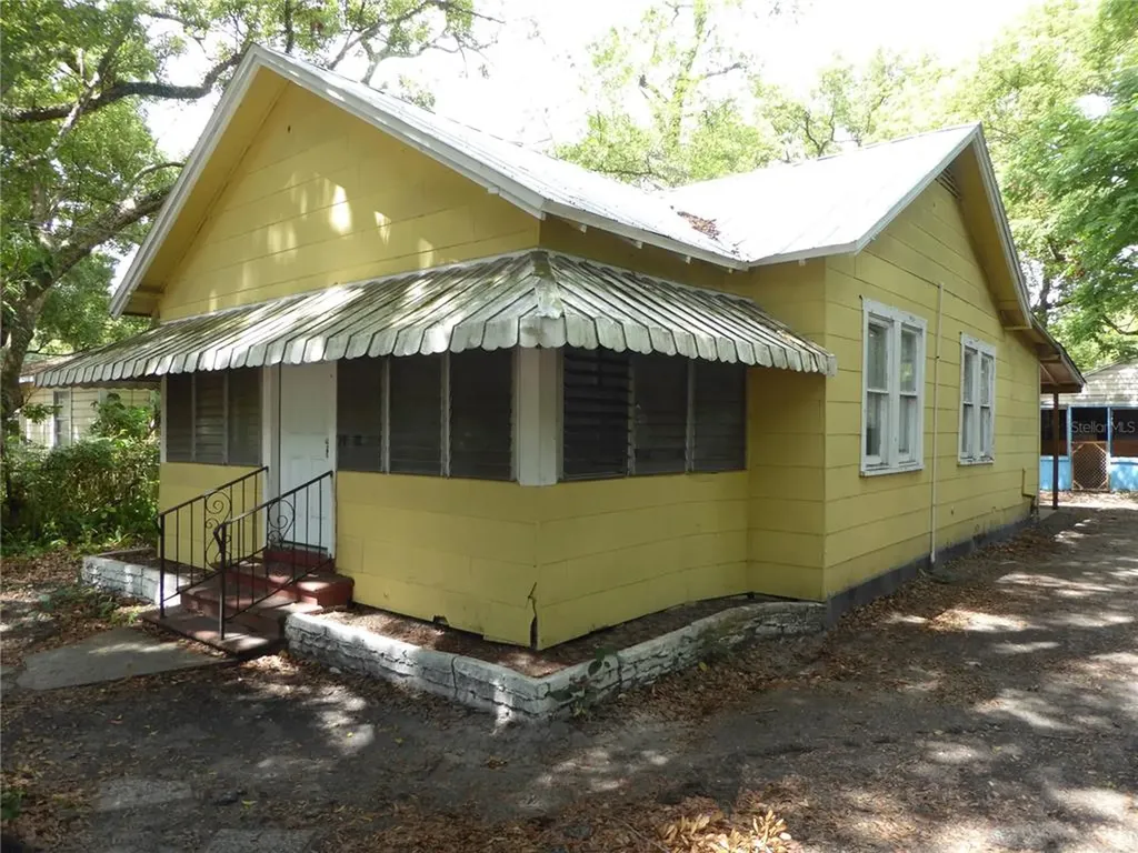 8704 N Lynn Avenue Tampa FL 33604